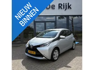 Toyota Aygo 1.0 VVT-i x-play AUTOMAAT!