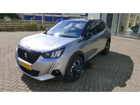 Peugeot 2008 1.2 PureTech GT (bj 2021, automaat)