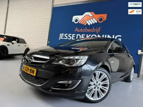 Opel Astra 1.4 Turbo Design Edition / bj.2014 / sedan/ leder/navigatie/trekhaak/ cruise / 6 bak / NA