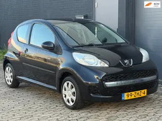 Peugeot 107 1.0-12V Black & Silver AIRCO APK TOERENTELLER