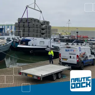 Foto 15 van Bootlift 2,5 x 4,0 m | NauticDock Boot lift Dock | Drijvers