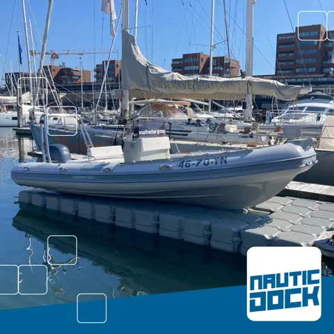 Bootlift 2,5 x 5,5 m | NauticDock Op vaar systeem Anti ALG