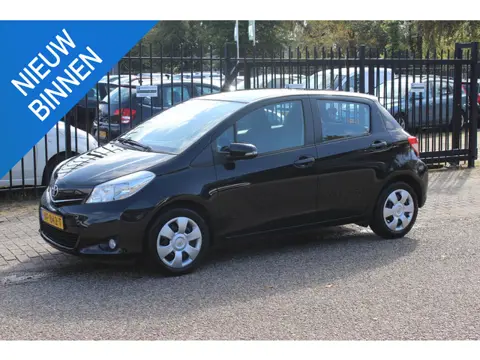 Toyota Yaris 1.3 VVT-i Aspiration, Airco, Trekhaak!
