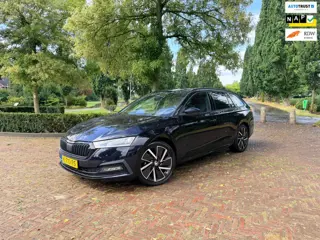 Skoda Octavia Combi 1.0 e-TSI Sport Business | DSG | CarPlay | Trekhaak | Luxe!