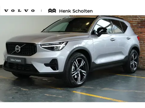 Volvo XC40 B4 Plus Dark | Trekhaak Semi-elektrisch | Adaptieve Cruise Control | Pilot Assist | Googl