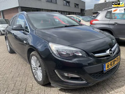 Opel Astra Sports Tourer 1.4 Turbo Sport 2013 € 4950.- NIEUWE KETTINGSET 1 JR. APK