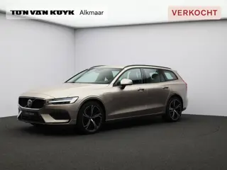 Volvo V60 T6 350PK Plug-in hybrid AWD Core Business Ed. / Stoel-, stuurwiel- & achterbankverwarming 