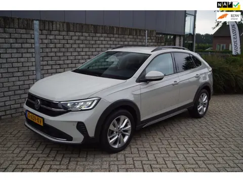 Volkswagen Taigo 1.0 TSI Life Business Autom Sports Stoelverw Navi Camera Clima Adapt Cruise Apple C