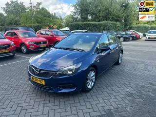 Opel Astra 1.2 Business Elegance,leer,navigatie ,pdc voor en achter met camera , afneembare trekhaak