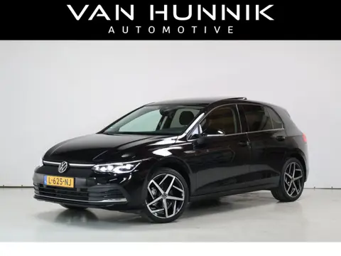 Volkswagen Golf 1.5 eTSI Style | Sfeer | Pano | Camera | Dealer Onderhouden