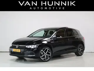 Volkswagen Golf 1.5 eTSI Style | Sfeer | Pano | Camera | Dealer Onderhouden
