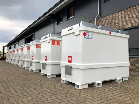 Tolsma Kiwa IBC 3000 liter dieseltank nieuw ! (bj 2024)