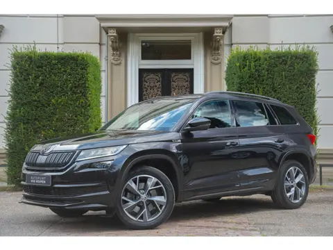 Skoda Kodiaq 2.0 TSI 4x4 Sportline Business PANO | KEYLESS | MEMORY | CAMERA | CARPLAY | RS STOELEN