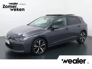 Volkswagen Golf 1.5 eHybrid Life Edition | 204 PK | SoH % | Panoramadak | Achteruitrijcamera | Stoel