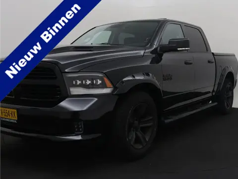 Dodge Ram 1500 5.7 V8 4x4 Quad Cab 6'4 Sport 1500 5.7 HEMI V8 4x4 Quad Cab 6'4 Sport | LPG | Schuif/