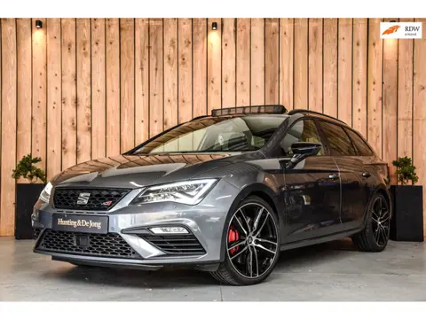 Seat Leon ST 2.0 TSI CUPRA 300 4DRIVE *Pano*Camera*Keyless*ACC*