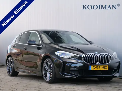 BMW 1-serie 118i High Executive Edition 141 Pk Automaat M-Sport / Navi / DAB / Apple Carplay / Camer