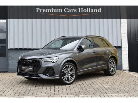 Audi Q3 45 TFSI e S-Line 245 Pk SOH 88% Leder/Stof Navi Camera Sfeerverlichting Keyless 20 Inch