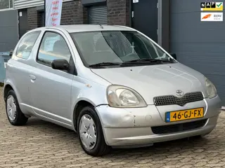 Toyota Yaris 1.3-16V VVT-i Luna NIEUWE APK
