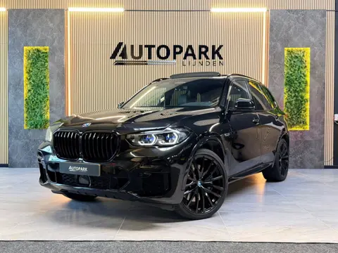 BMW X5 XDrive45e High Executive M-SPORT|PANO|HuD|SKY LOUNGE|360CAM|ACHTERASBESTURING|SFEERVERLICHTIN