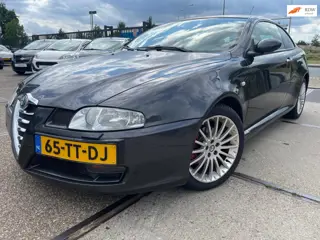 Alfa Romeo GT 2.0 JTS Distinctive
