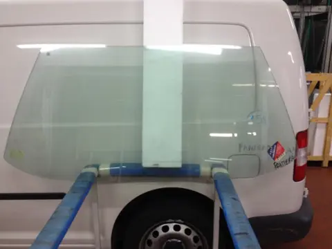 Windscreen De Tomaso Pantera