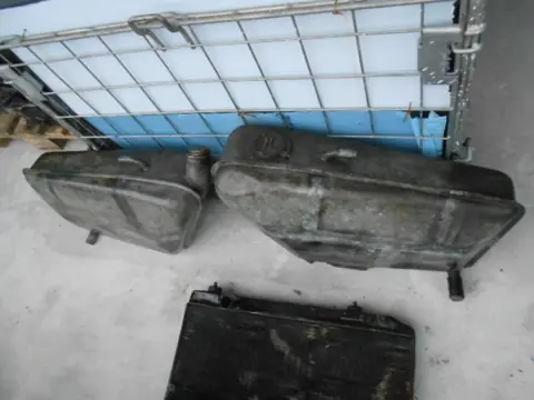 Fuel tank L.h and R.h for Maserati Mistral