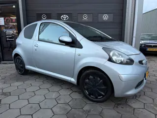 Toyota Aygo 1.0-12V Comfort - Airco - Lage km / N.a.p. - Nw APK -