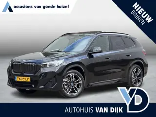 BMW iX1 xDrive30 Launch Edition 67 kWh | Pano-Dak/19"/Adapt.Cruise/3D Camera/HUD/Massage/Comfort Acc