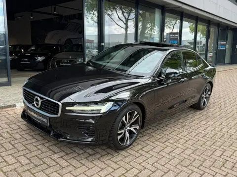 Volvo S60 2.0 T8 AWD Twin Engine R-Design|Pano|HUD|CarPlay|1e Eigenaar|Dealer onderhouden