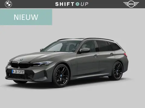 BMW 3 Serie Touring 330e M-Sport | Panoramadak | 19"
