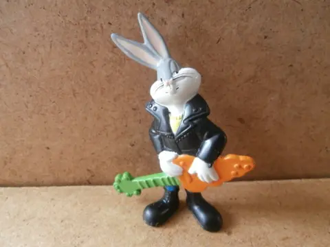 Looney tunes bugs bunny poppetje 2 adv7703