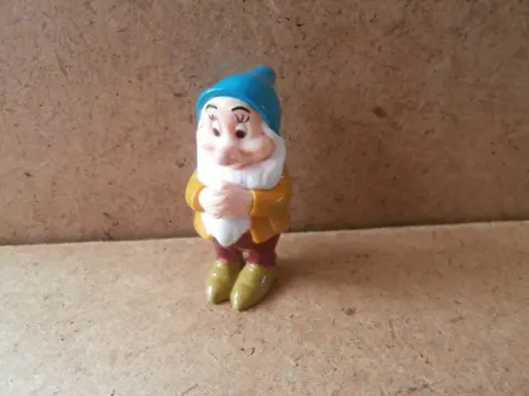 Sneeuwwitje 7 dwergen poppetje 5 adv7719