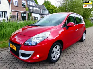 Renault Scénic 1.4 TCE 131pk Clima Cruise Navi PDC Trekhaak 1300kg.
