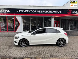Mercedes-Benz A-klasse 180 Automaat - AMG Pakket - PANORAMA