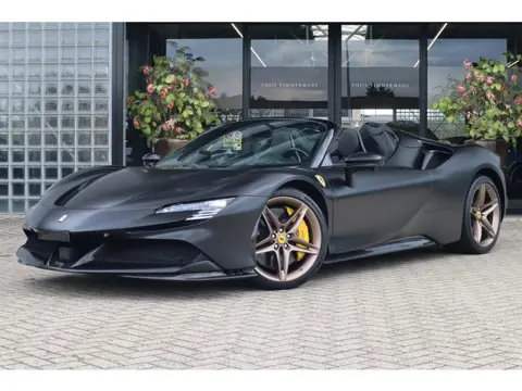 Ferrari SF90 Spider 4.0 V8 | Novitec-uitlaat, Carbon in/ex, Lift, Pass. display, Carbon daytona race
