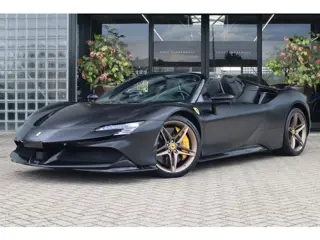 Ferrari SF90 Spider 4.0 V8 | Novitec-uitlaat, Carbon in/ex, Lift, Pass. display, Carbon daytona race