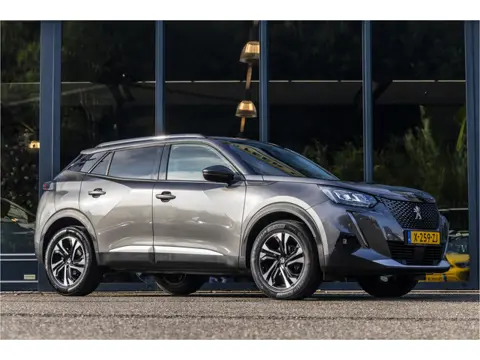 Peugeot 2008 1.2 PureTech Allure Pack (bj 2021, automaat)