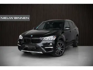BMW X1 xDrive20i High Executive | Panoramadak | Head-Up Display | Stoelverwarming | HIFI | Camera | 