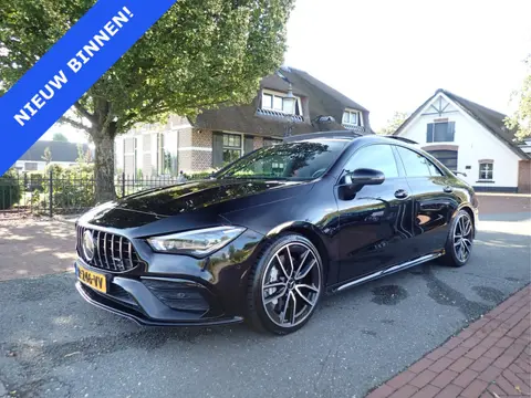 Mercedes-Benz CLA-Klasse AMG 35 4MATIC Coupé / SFEERVERLICHTING / HEAD-UP / BURMESTER / CARPLAY / CA