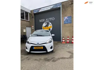 Toyota Yaris 1.5 Hybrid Dynamic 6-2013