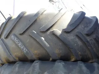 R42 Michelin 710/70R42
