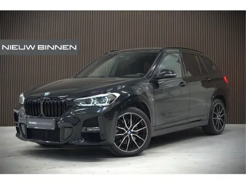 BMW X1 xDrive25e Executive M Sport | Stoelverwarming | Trekhaak | Parkeersensoren | Navigatie | Ambi