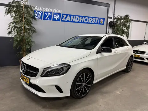 Mercedes-Benz A-Klasse 180 Ambition // 17 inch // Stoelverw. // Navi