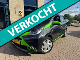 Toyota Aygo 1.0 VVT-i x-play-camera-bluetooth- gr scherm