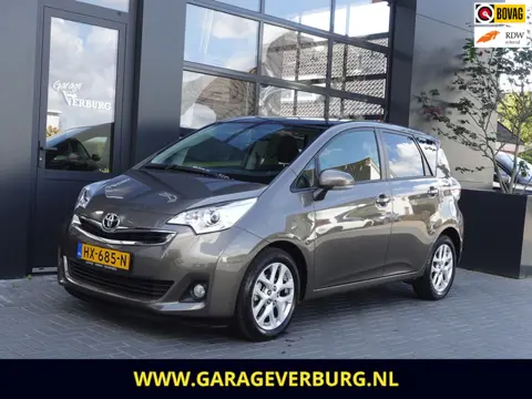 Toyota Verso-S 1.3 VVT-i Trend Automaat (Airco/Climate,Cruise,Panoramadak,Navigatie,Achteruirijcamer