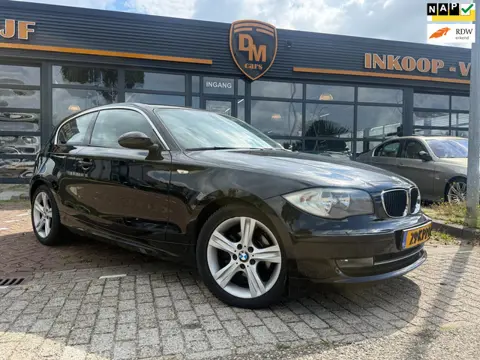 BMW 1-serie 118i Business Line |Carplay | Cruise | Airco | Dealer-Onderhouden |