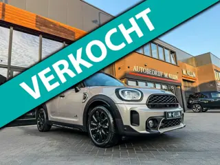 MINI Countryman Cooper S E ALL4 MINI Yours Aut 220pk Rooftopgrey/Pano/Camera/Bomvol