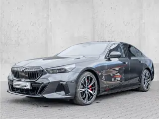 BMW 5 Serie 550e xDrive M-SPORT ** LED, LEDER, PANO, TREKH, 20-inch LMV, M-REMMEN, MEM ** Ex BMW-AG 