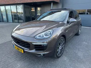Porsche Cayenne 3.0 S E-Hybrid PANO LUCHTVERING LEDER ORIG NL NAP